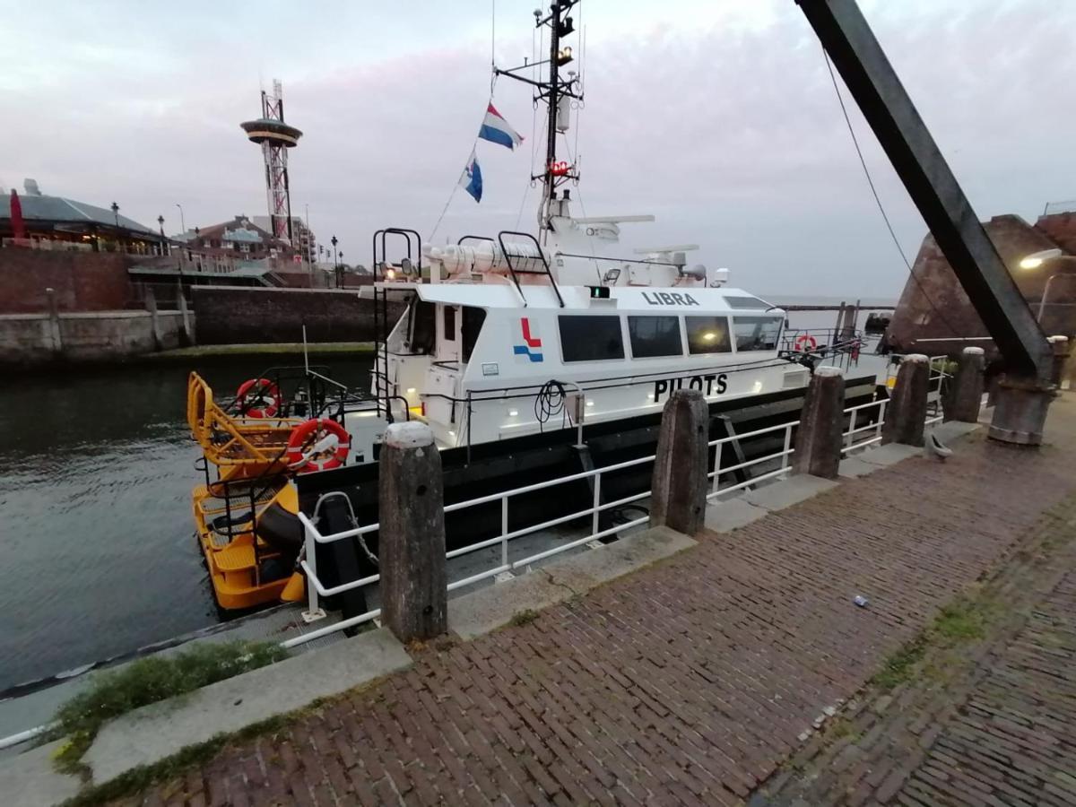 De Notenbalk Aan Zee Panzió Vlissingen Kültér fotó